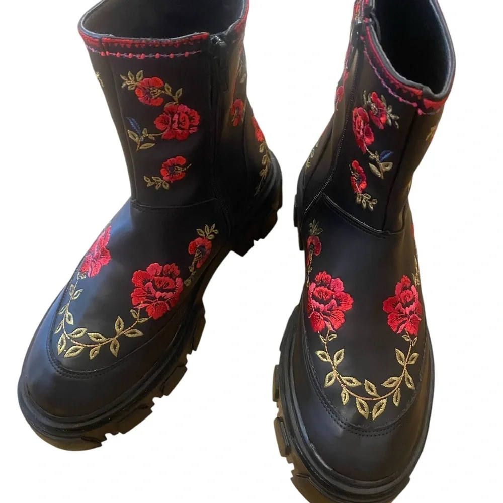 Farm Rio Women’s Floral Ankle Boots Size 7.5